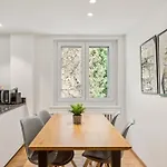 Ruben - Sunflower Apartment